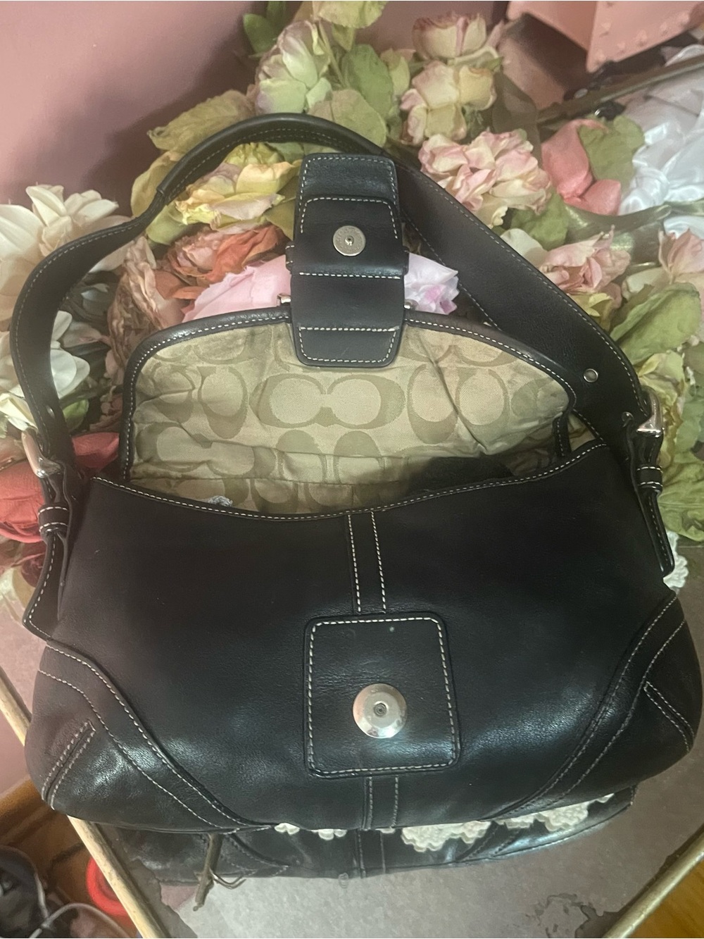 Coach vintage Black Leather Shoulder Bag with Silver-Tone Buckle - Picture 6 of 10